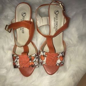 Paula goncalves orange heels